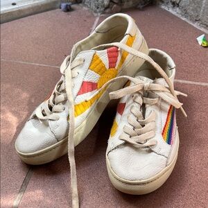 Saludos‎ Colorful Sunburst and Rainbow Sneakers “Good Vibes” leather size 8